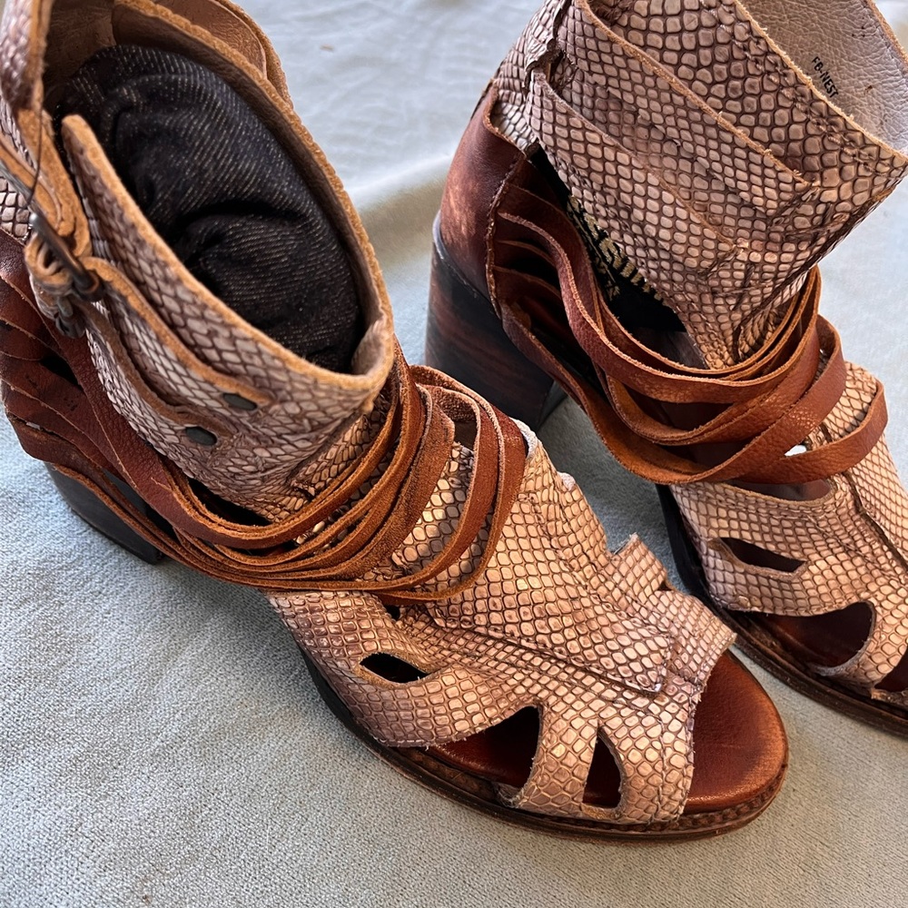 Freebird Boots “Nest”